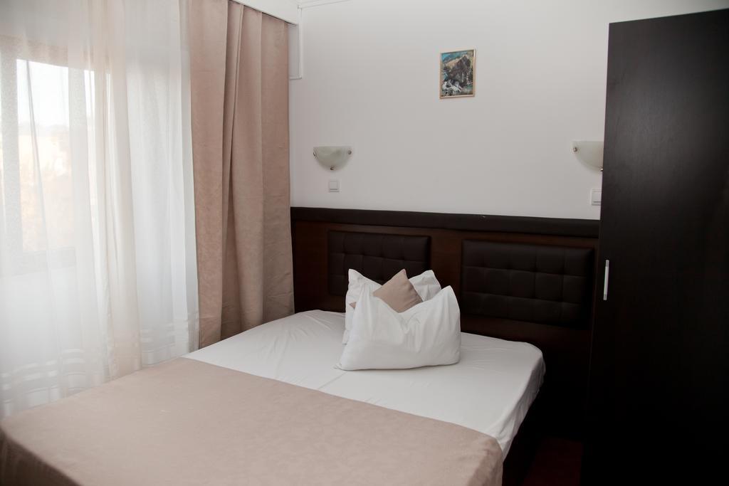 Hotel Metropol Pitesti Ruang foto