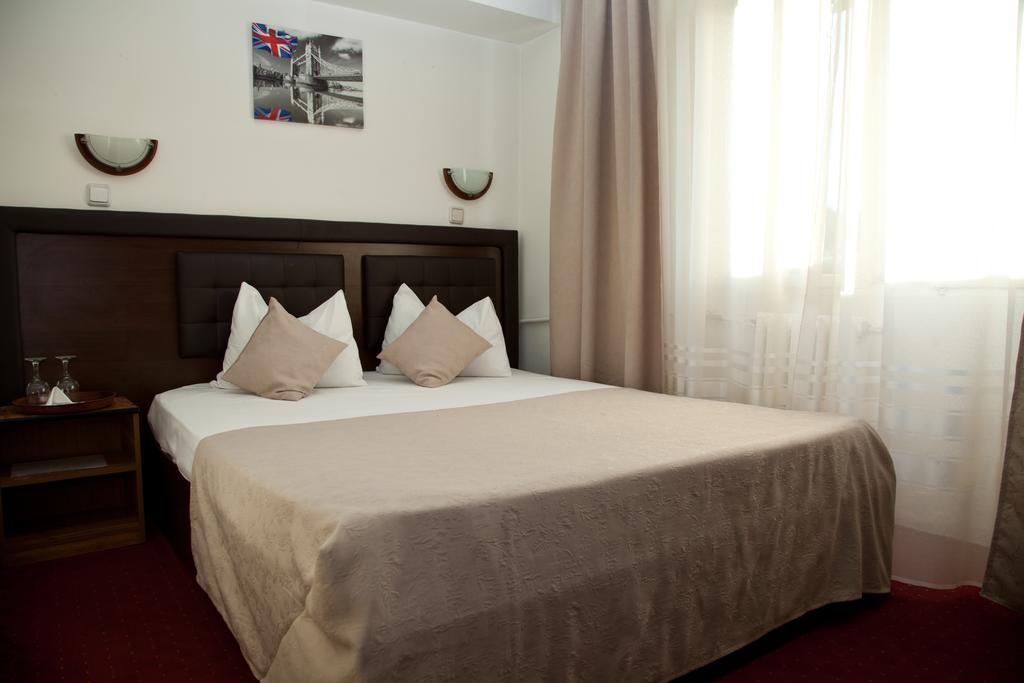 Hotel Metropol Pitesti Ruang foto