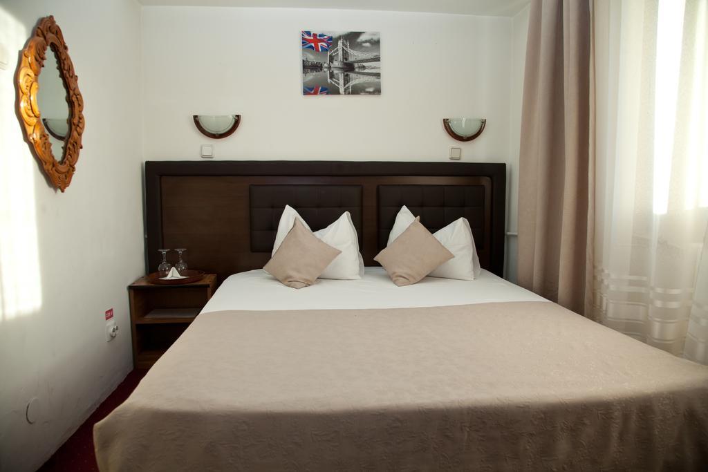 Hotel Metropol Pitesti Bagian luar foto