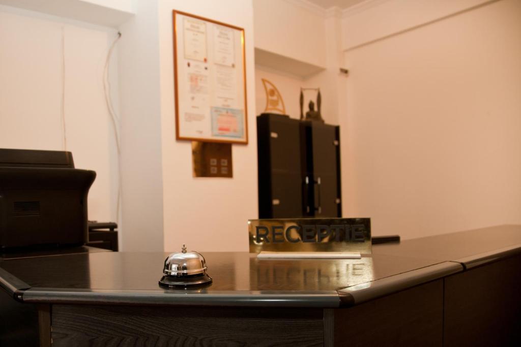 Hotel Metropol Pitesti Bagian luar foto