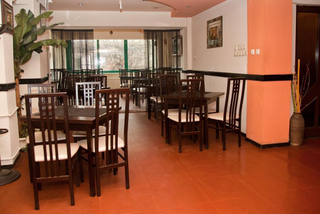 Hotel Metropol Pitesti Bagian luar foto