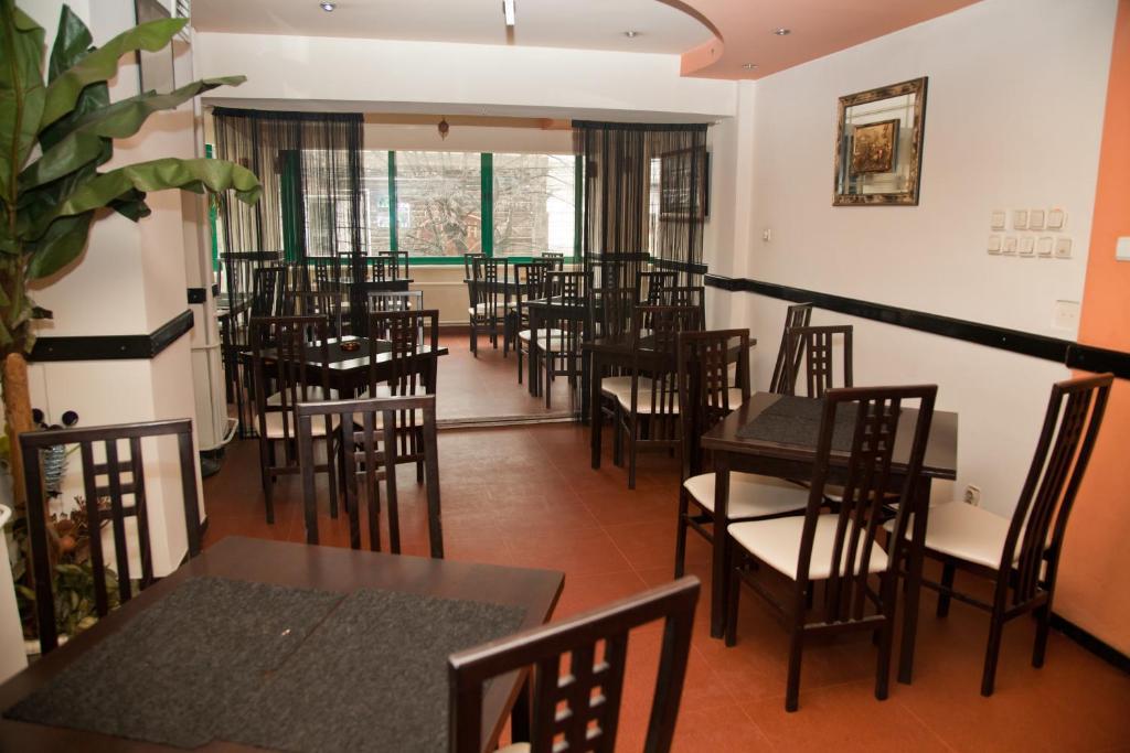 Hotel Metropol Pitesti Bagian luar foto