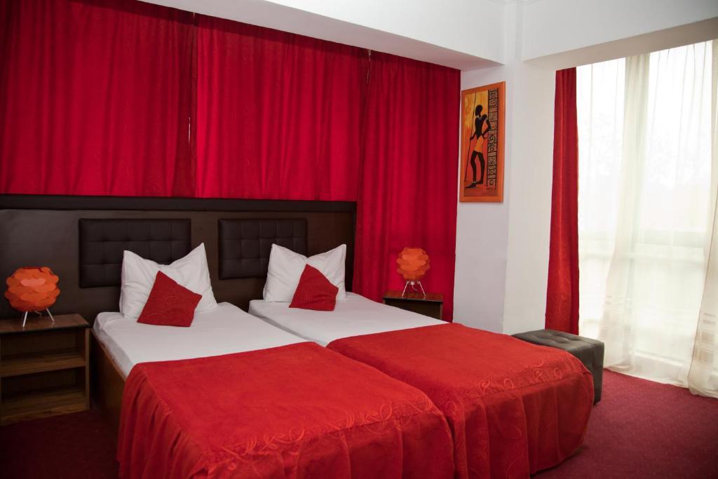 Hotel Metropol Pitesti Bagian luar foto