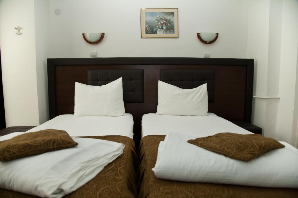 Hotel Metropol Pitesti Bagian luar foto